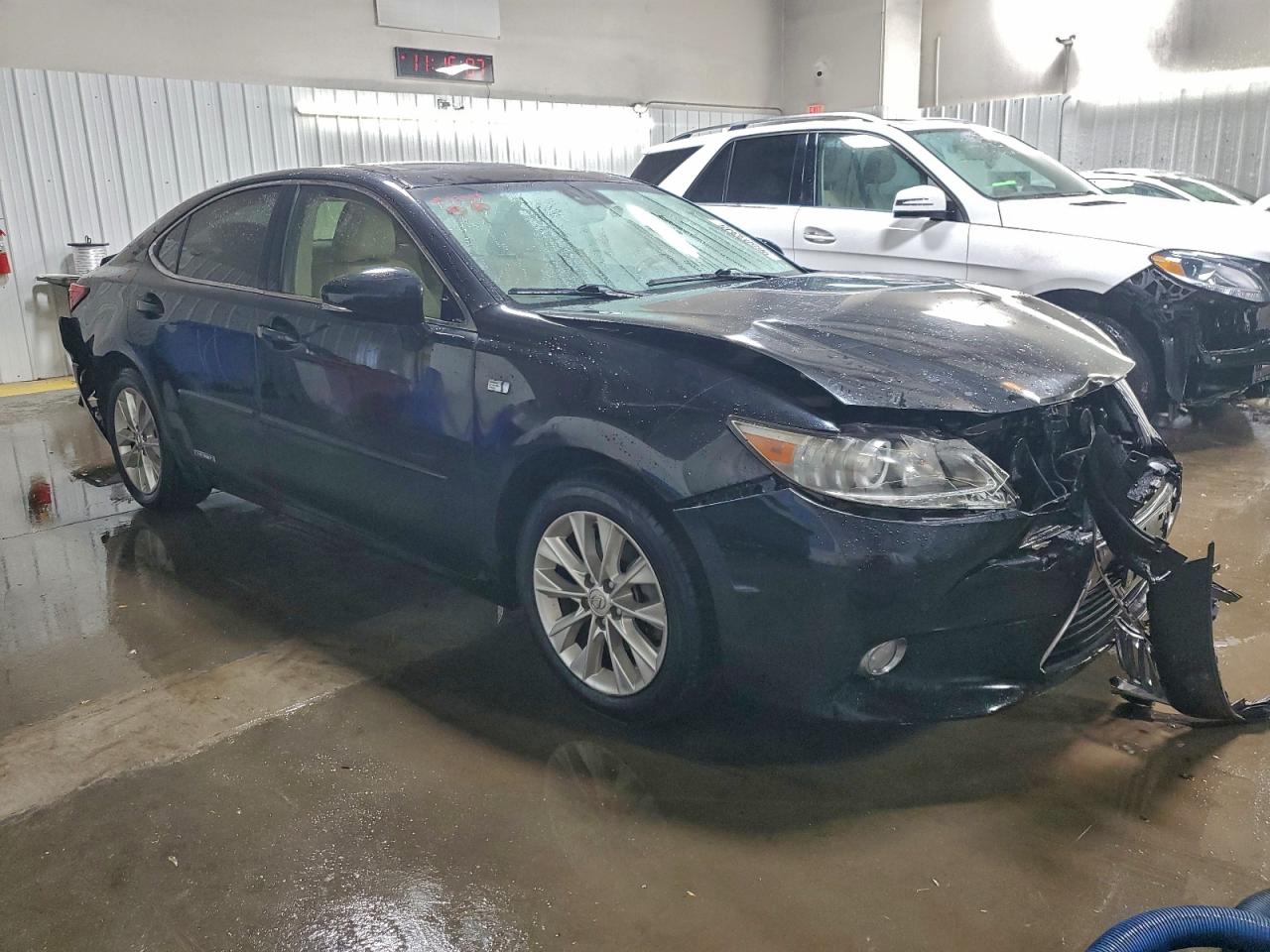 2013 LEXUS ES 300H photo 4