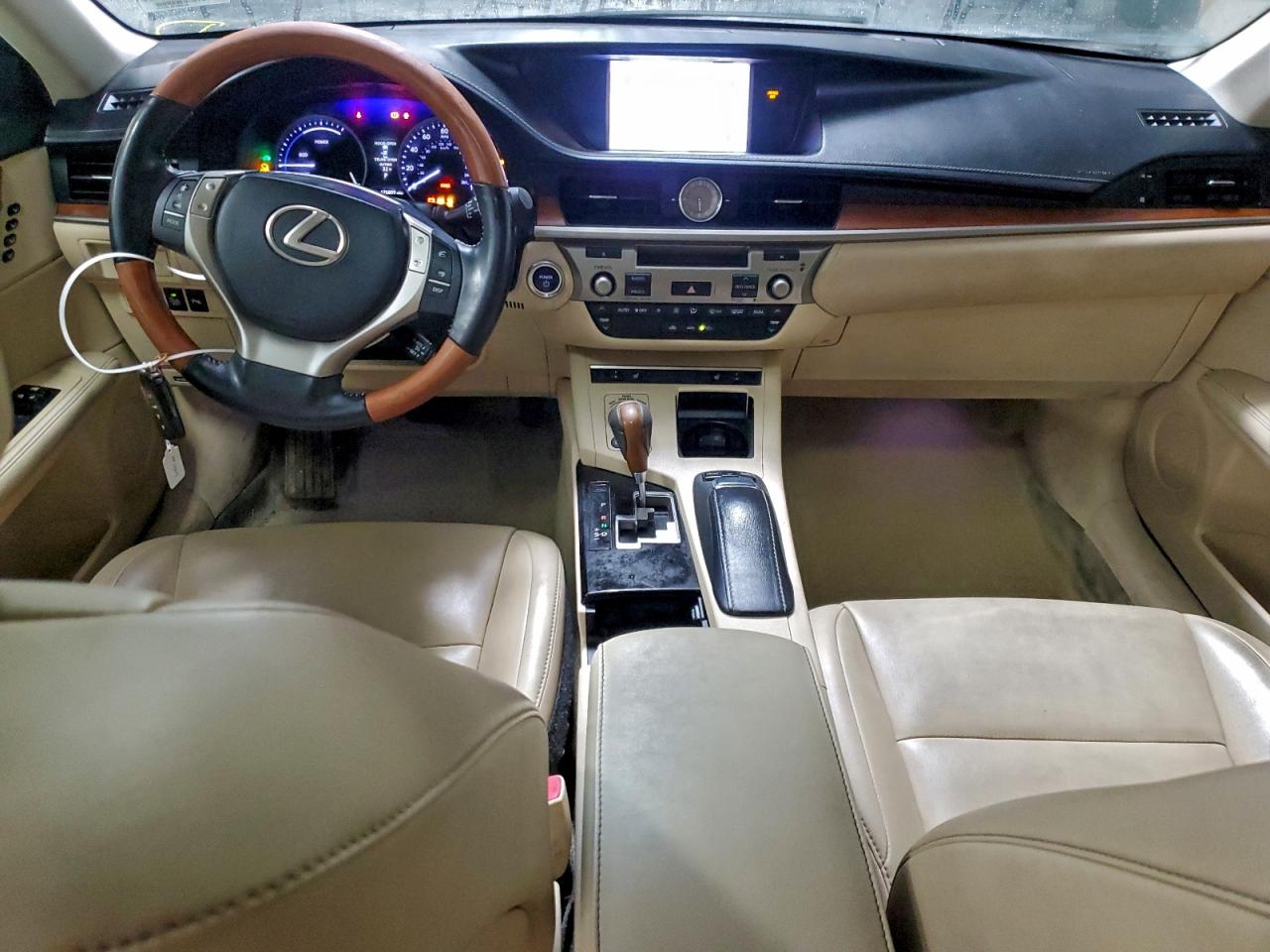 2013 LEXUS ES 300H photo 8