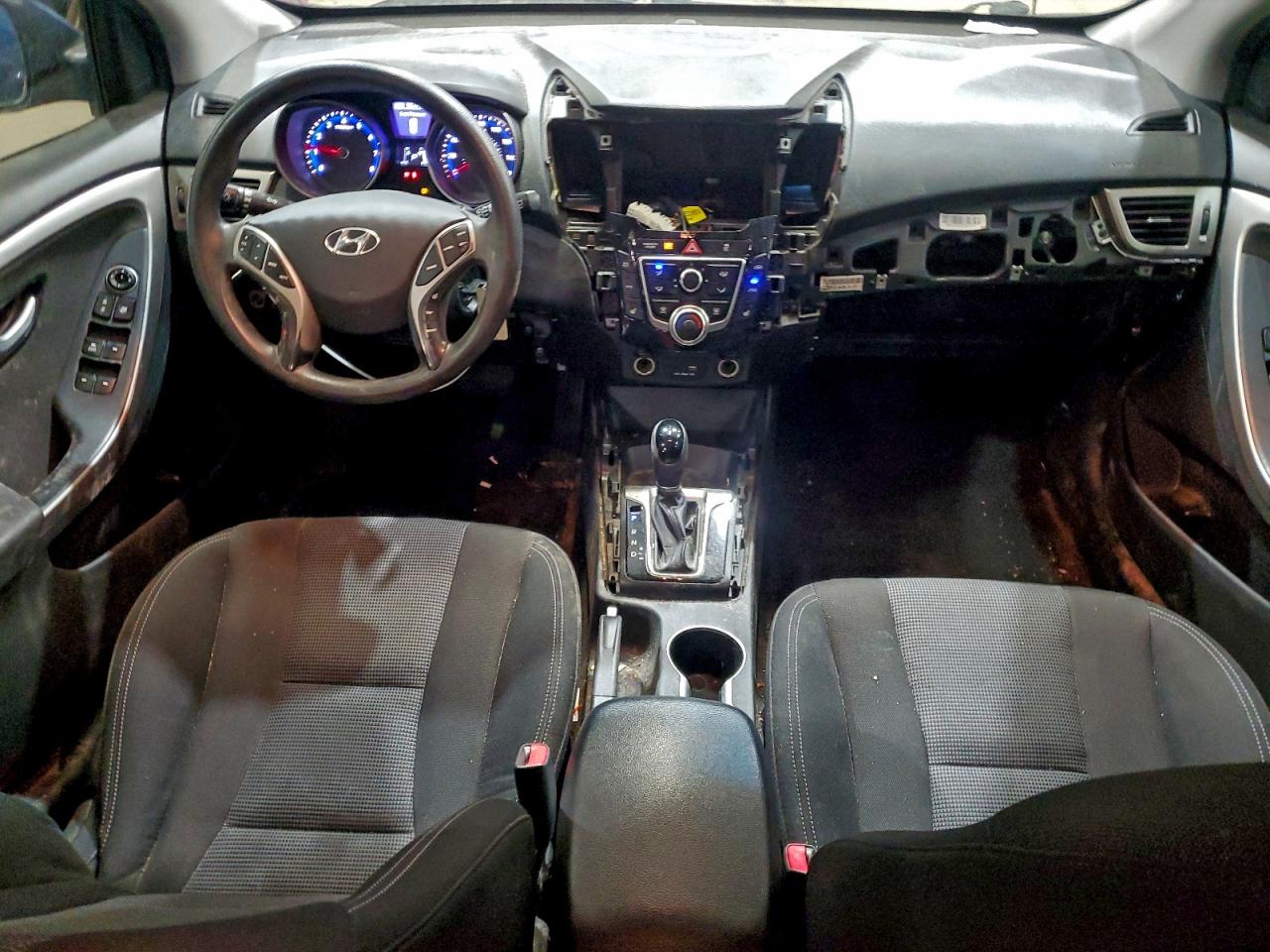2016 HYUNDAI ELANTRA GT photo 8