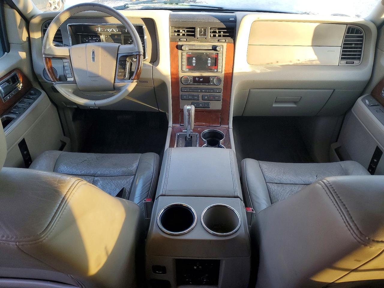2012 LINCOLN NAVIGATOR photo 8
