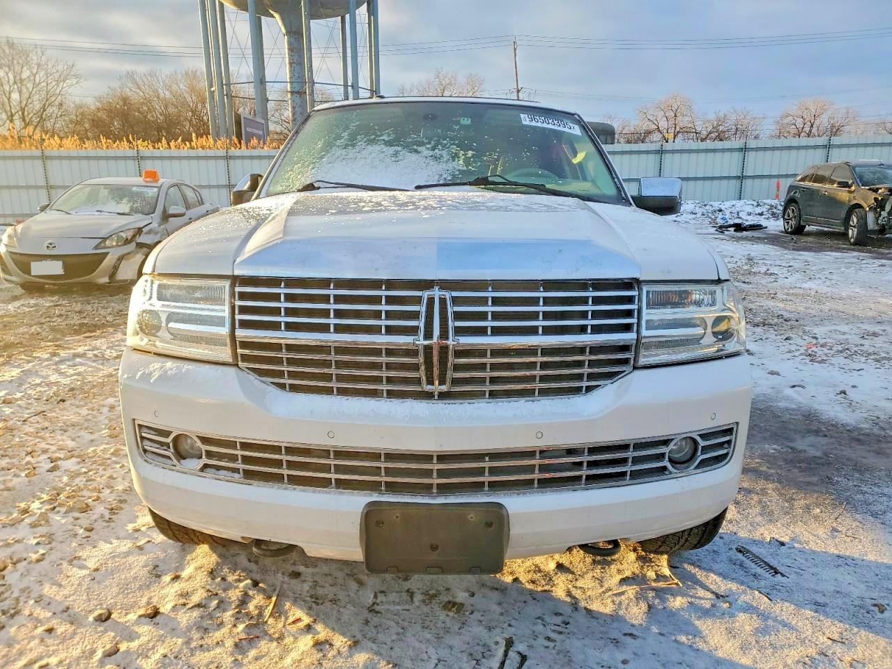 2012 LINCOLN NAVIGATOR photo 5