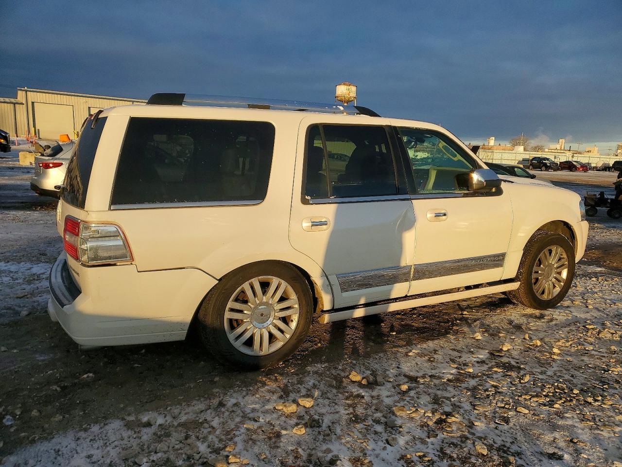 2012 LINCOLN NAVIGATOR photo 3