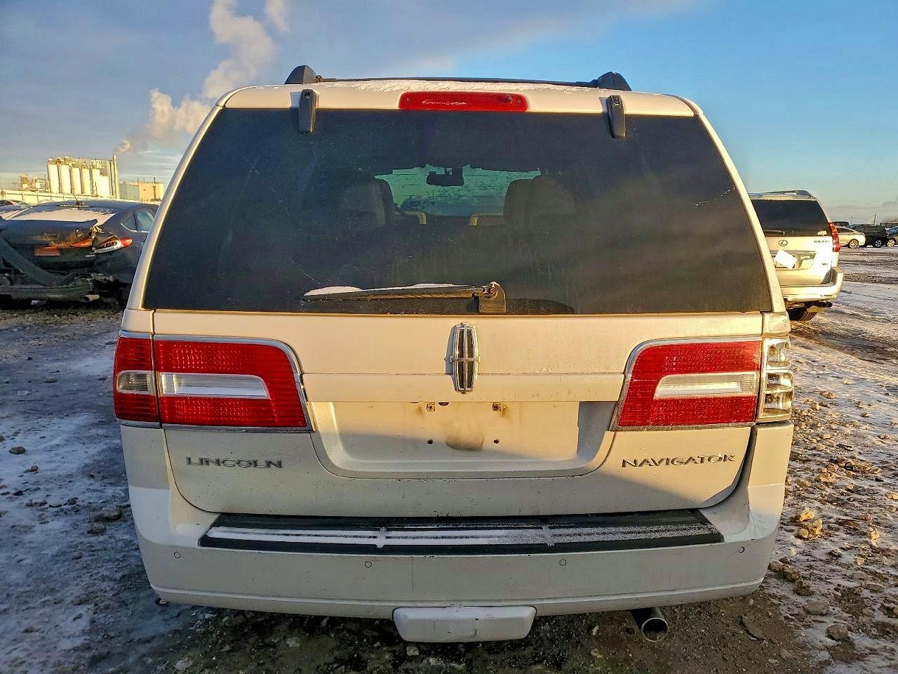 2012 LINCOLN NAVIGATOR photo 6