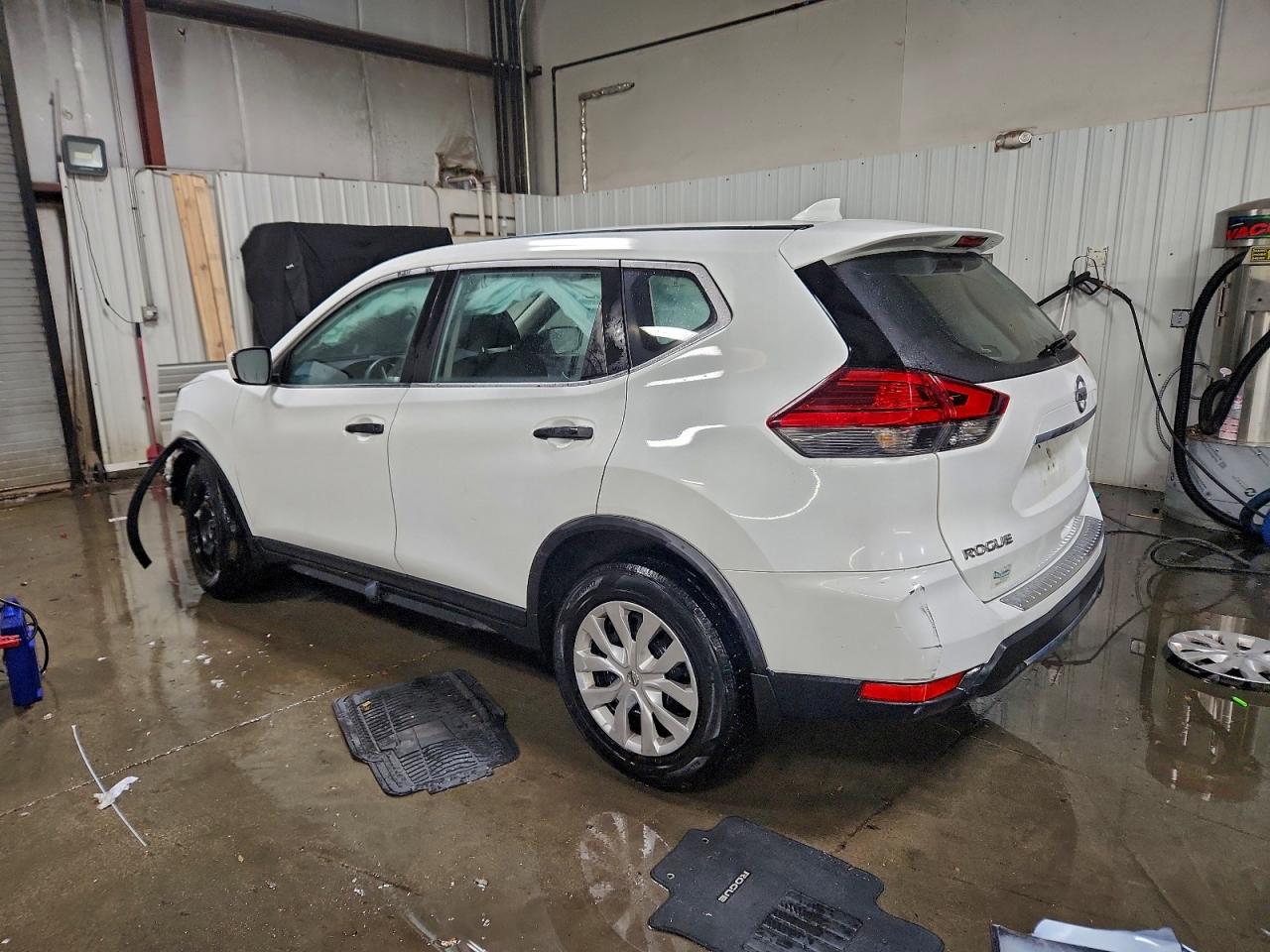 2017 NISSAN ROGUE S photo 2