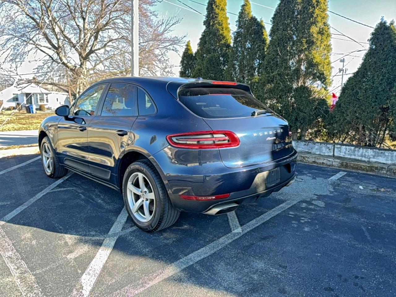 2017 PORSCHE MACAN photo 3