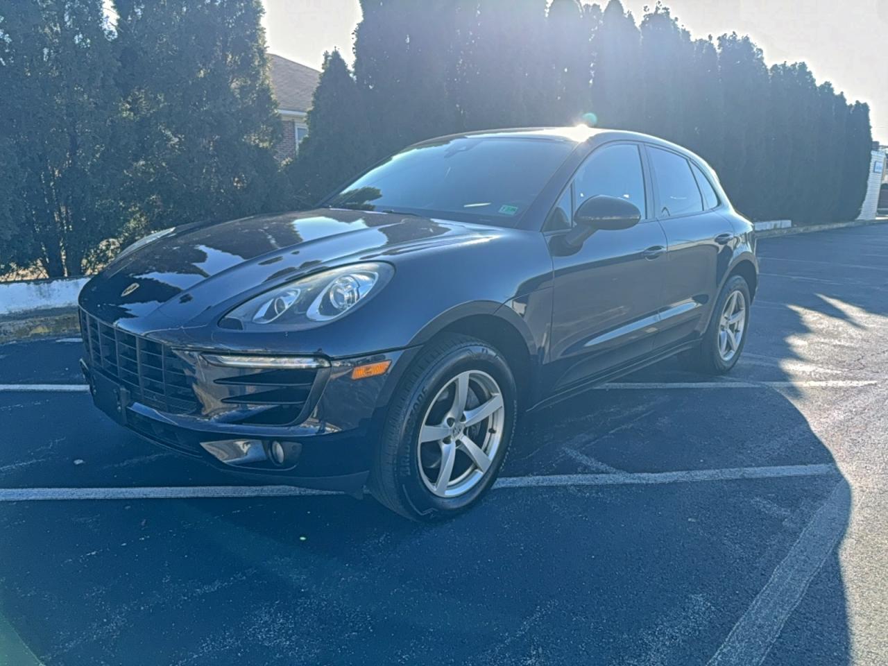 2017 PORSCHE MACAN photo 2