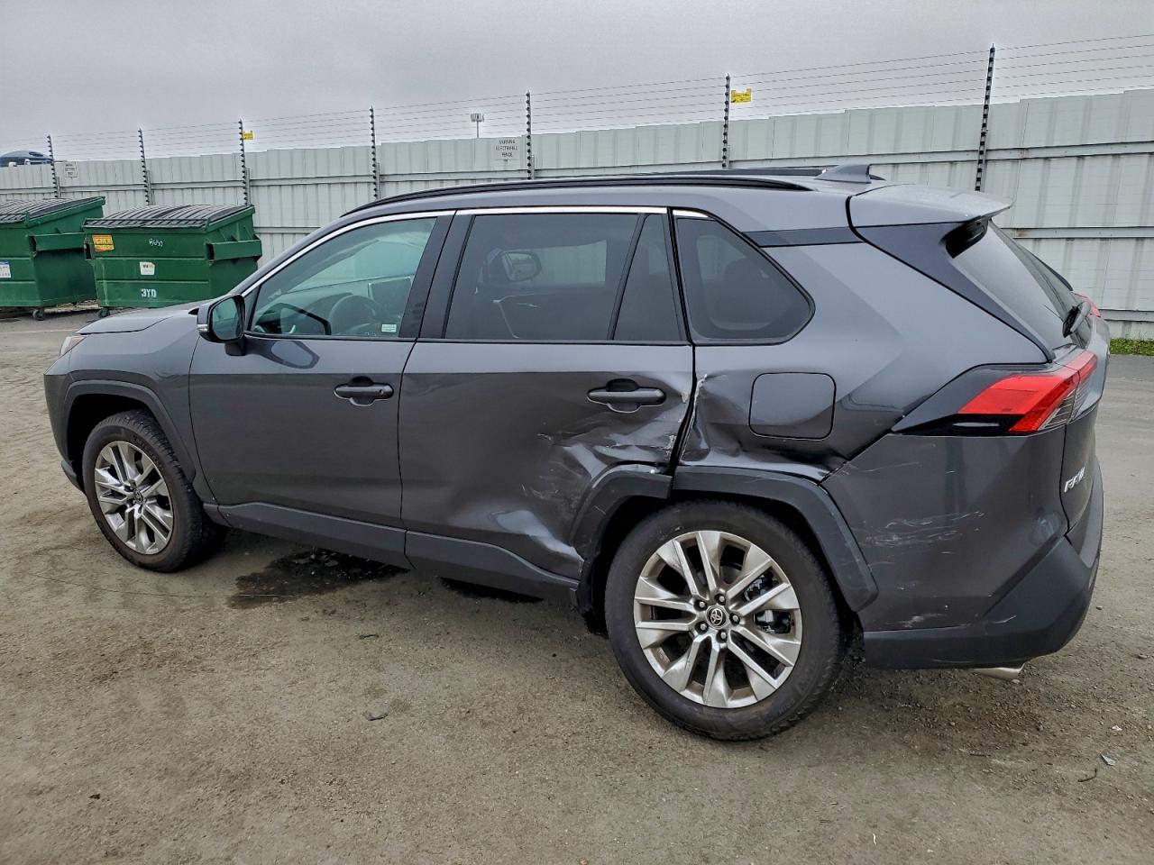 2025 TOYOTA RAV4 XLE PREMIUM photo 2