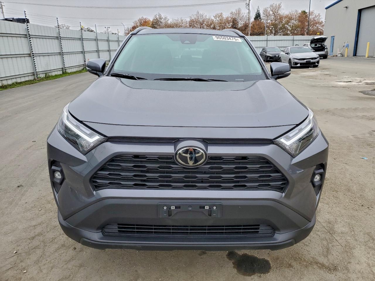 2025 TOYOTA RAV4 XLE PREMIUM photo 5