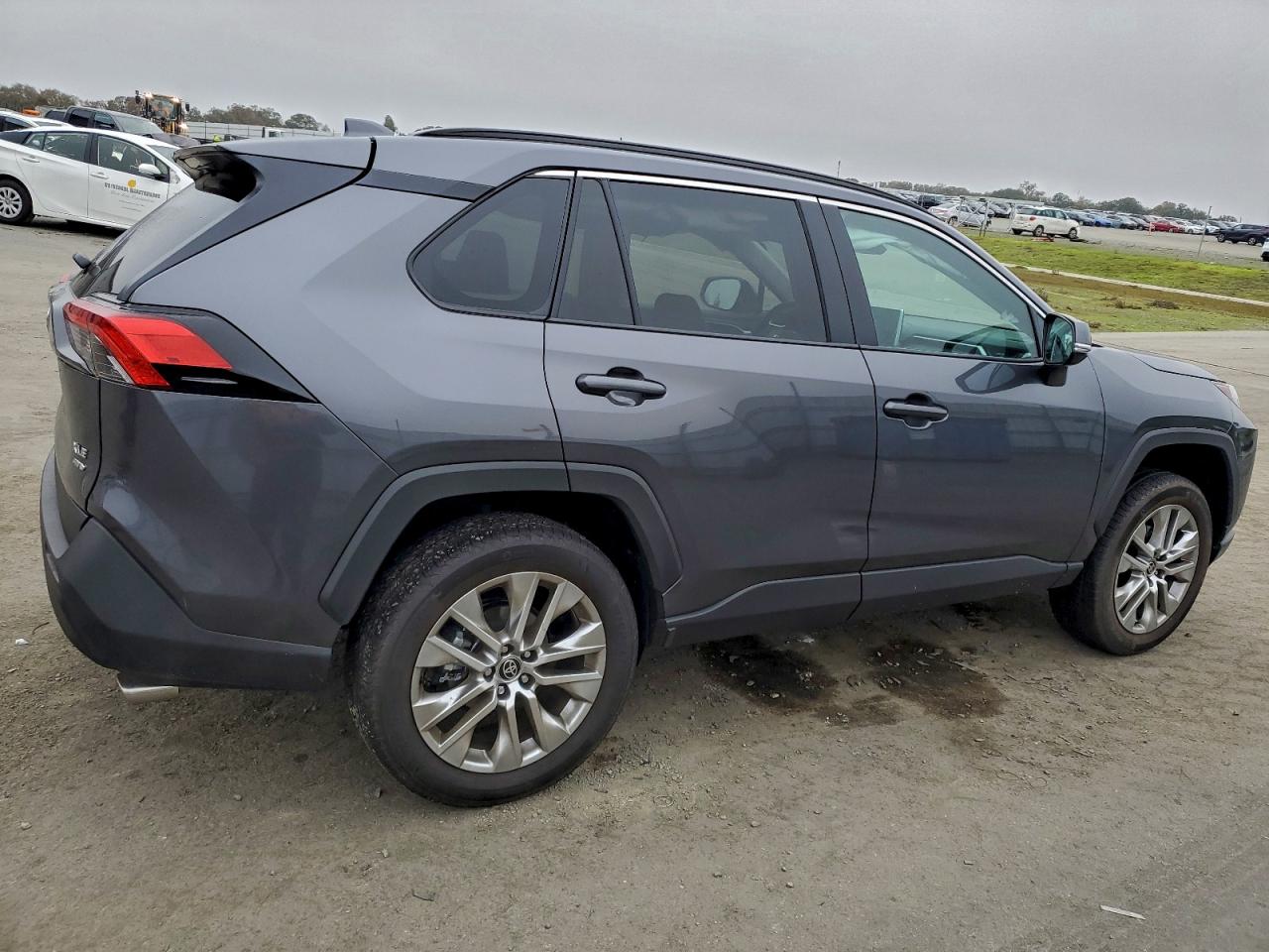 2025 TOYOTA RAV4 XLE PREMIUM photo 3