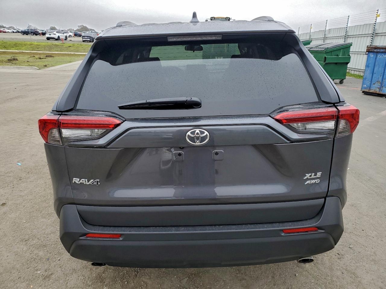 2025 TOYOTA RAV4 XLE PREMIUM photo 6
