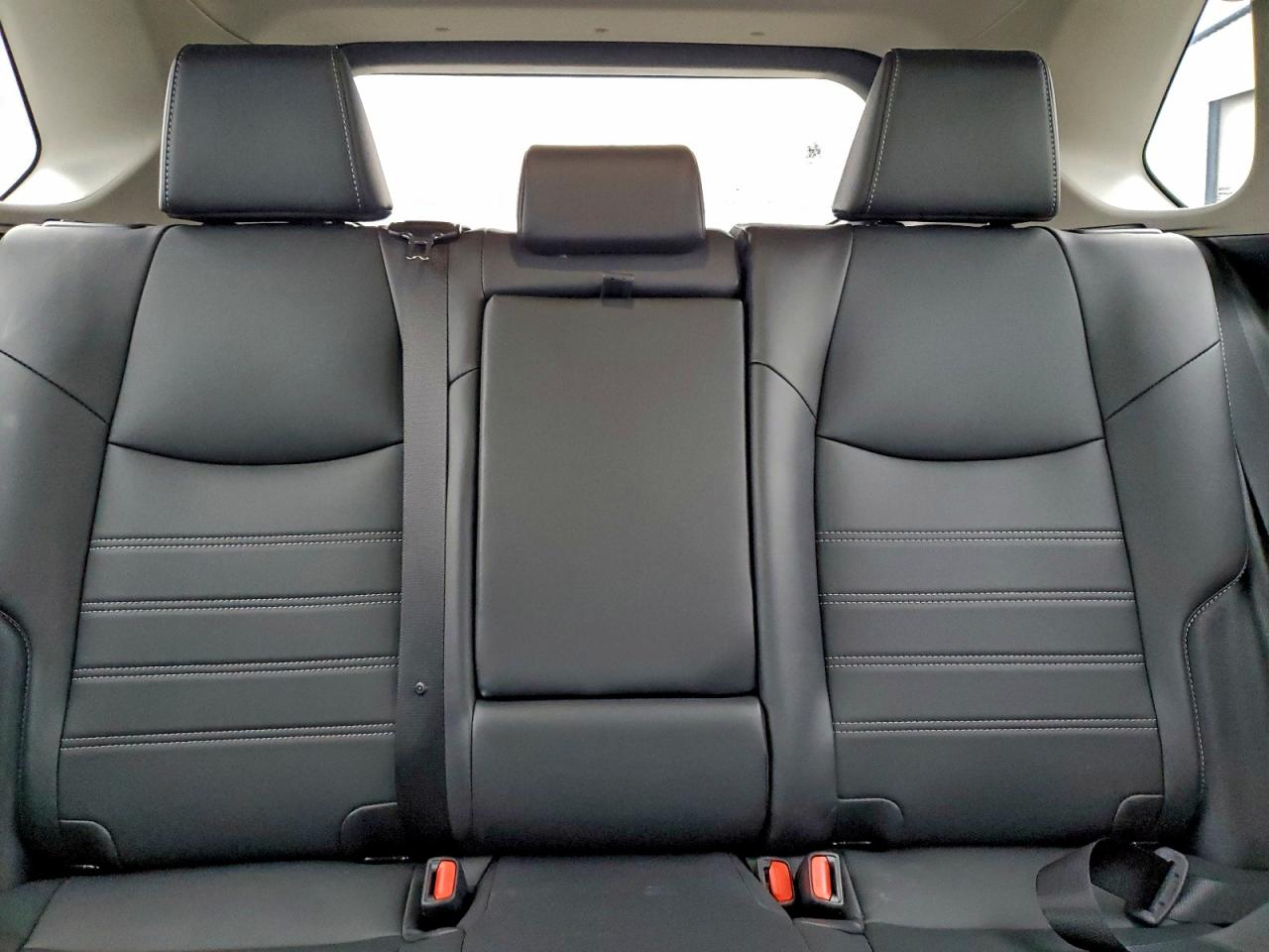 2025 TOYOTA RAV4 XLE PREMIUM photo 10