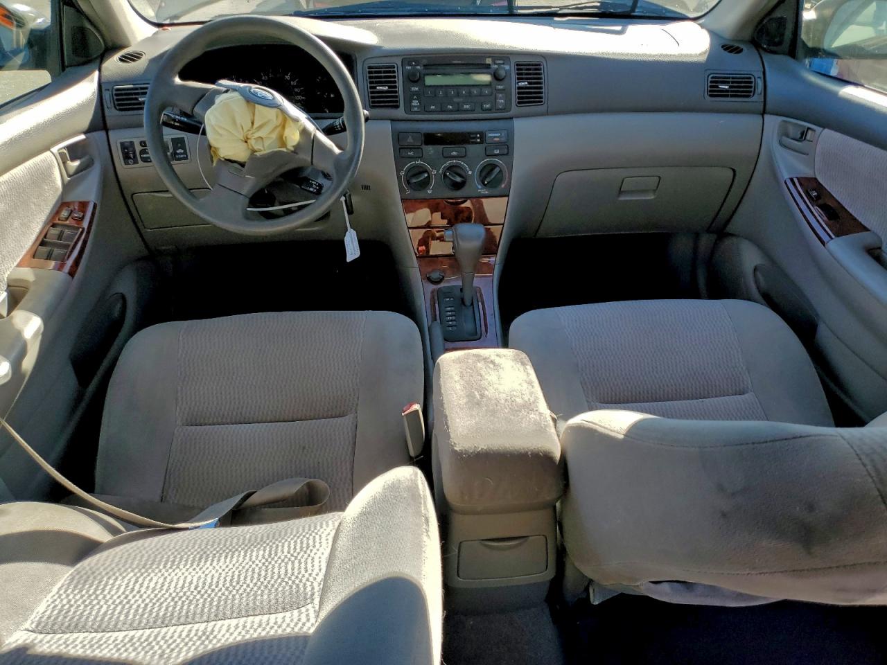 2005 TOYOTA COROLLA CE photo 8