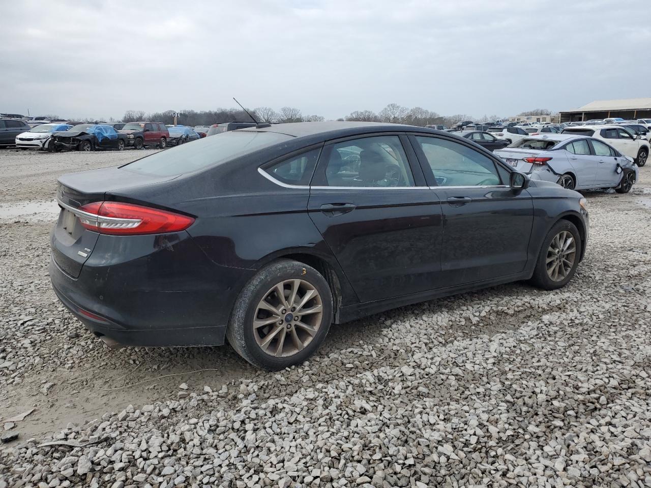 2017 FORD FUSION SE photo 3