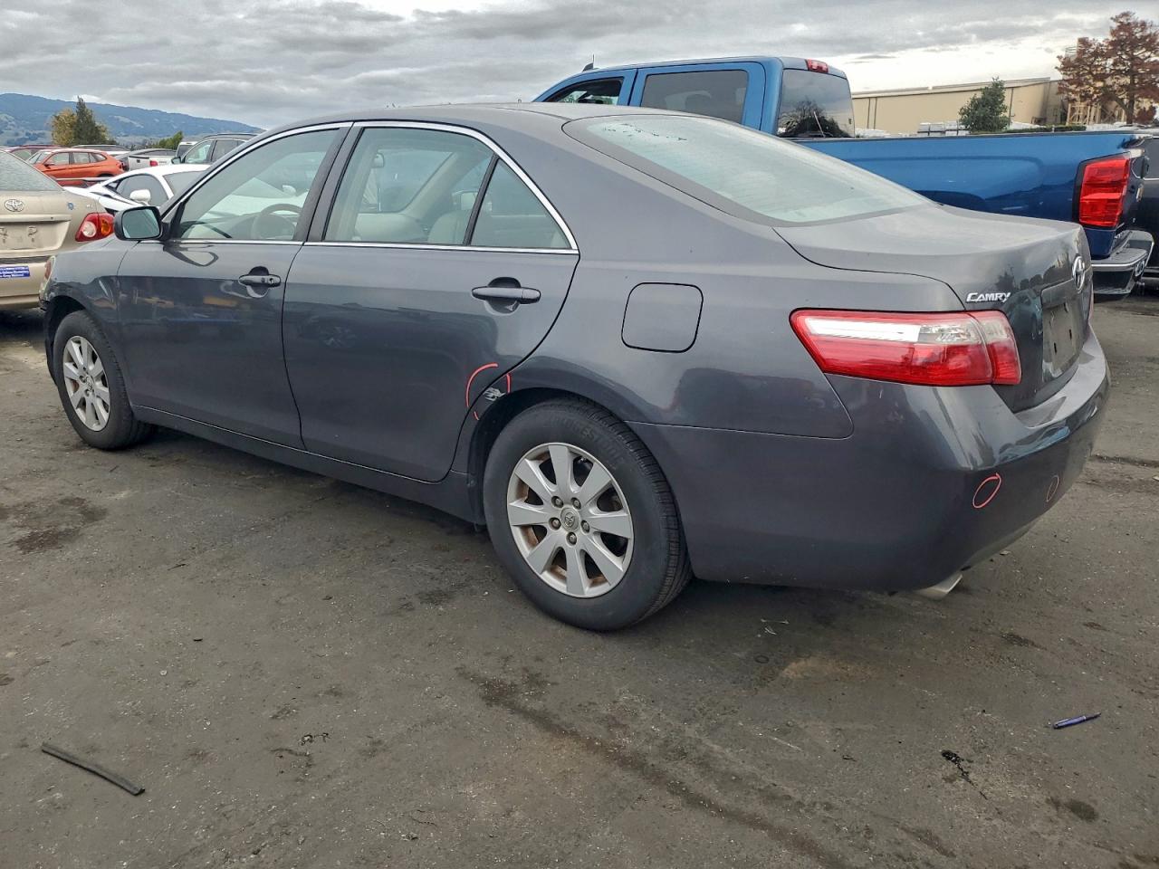 2007 TOYOTA CAMRY LE photo 2