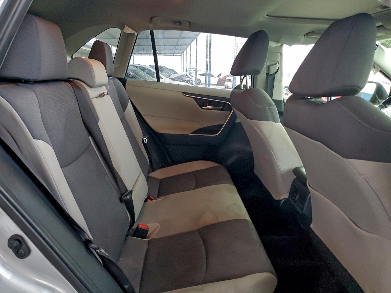 2021 TOYOTA RAV4 XLE photo 11