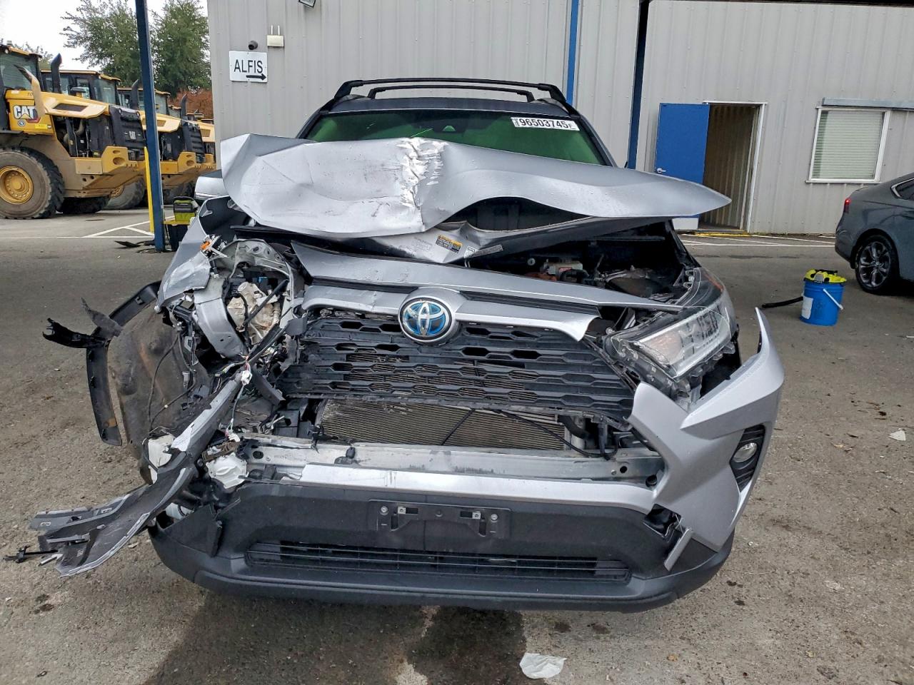 2021 TOYOTA RAV4 XLE photo 5