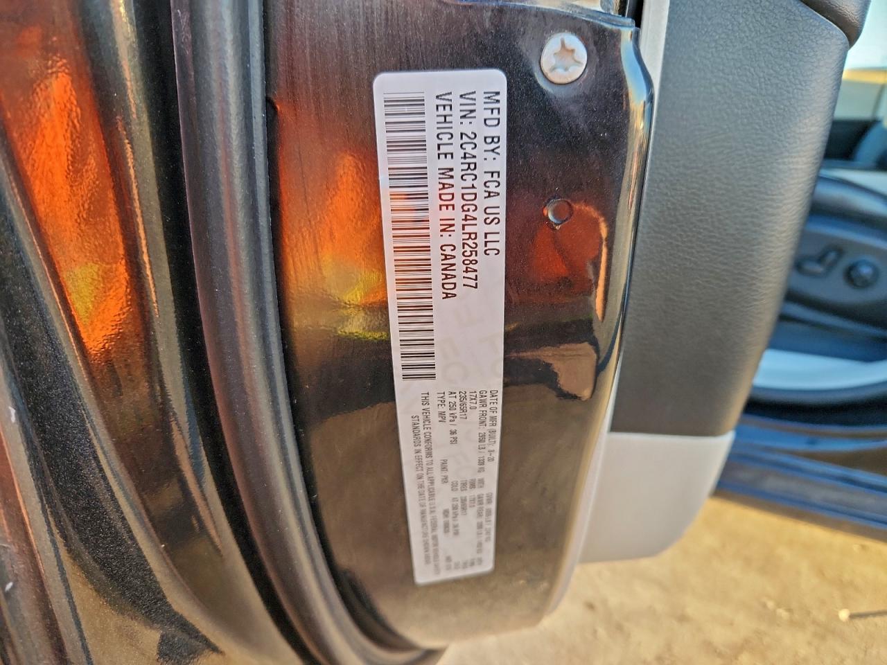 2020 CHRYSLER VOYAGER LXI photo 13