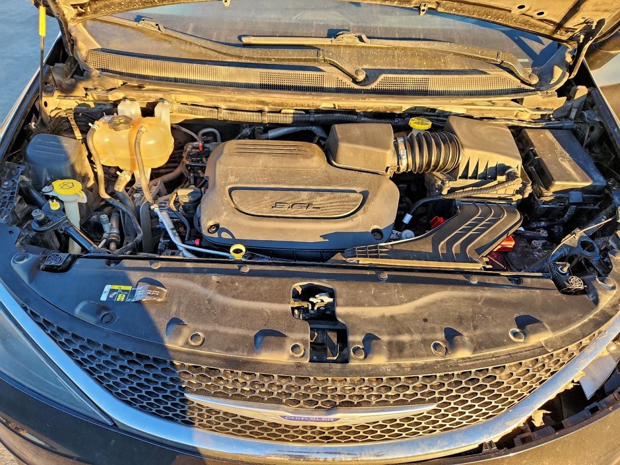 2020 CHRYSLER VOYAGER LXI photo 12
