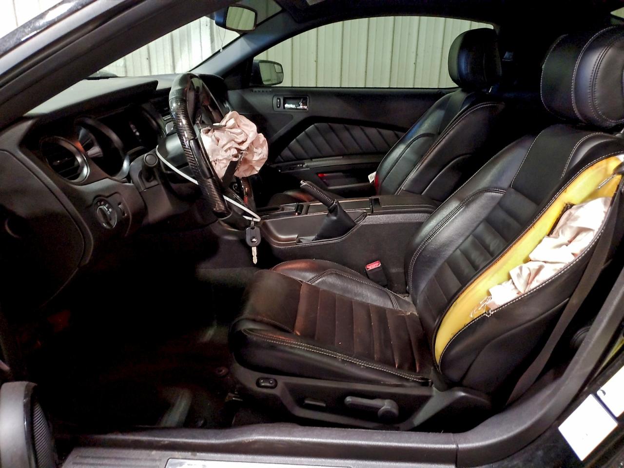 2013 FORD MUSTANG photo 7