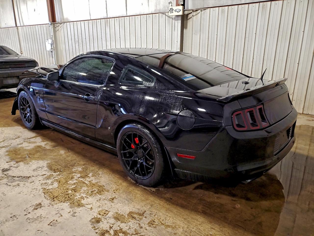 2013 FORD MUSTANG photo 2