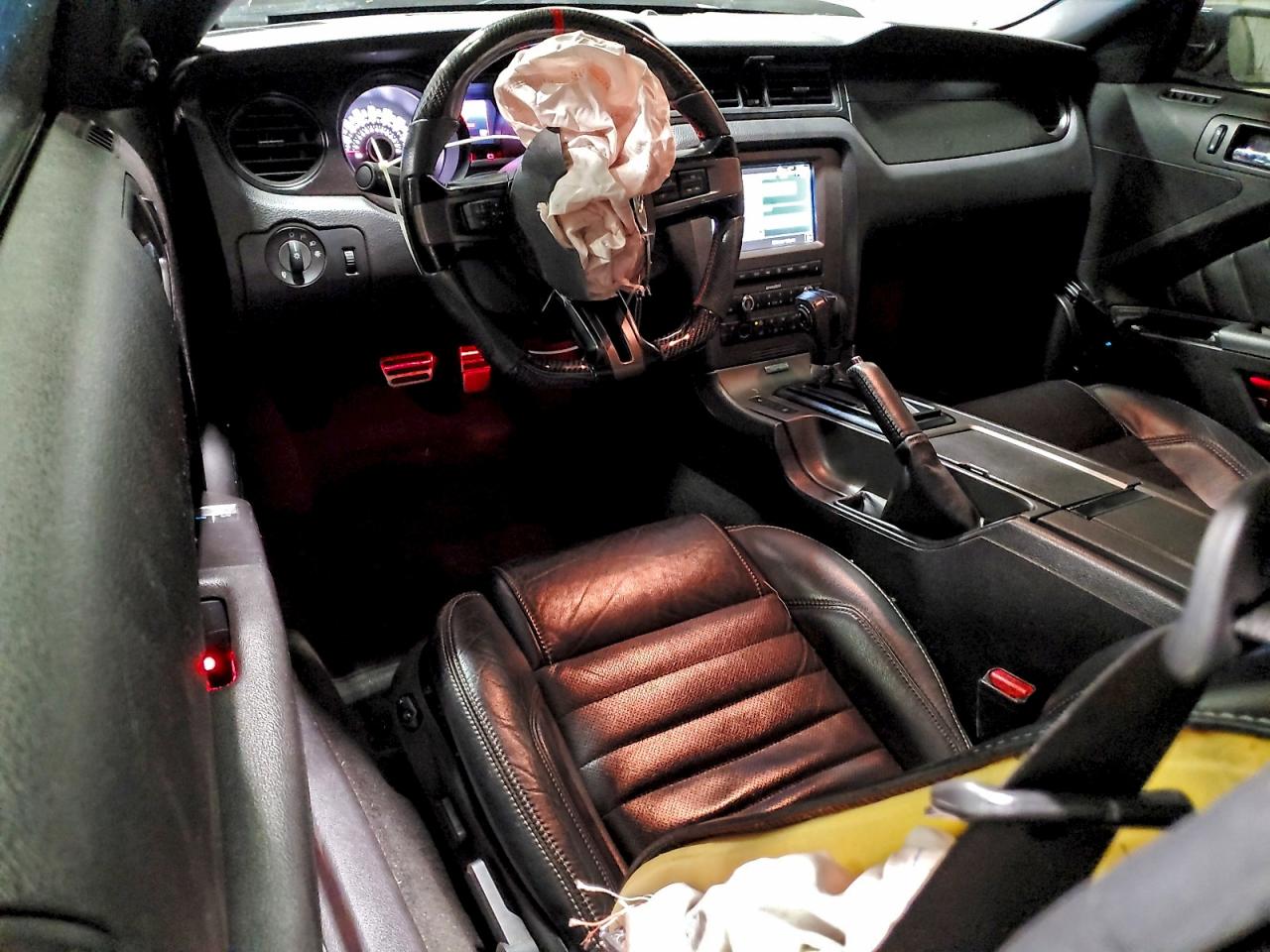2013 FORD MUSTANG photo 8