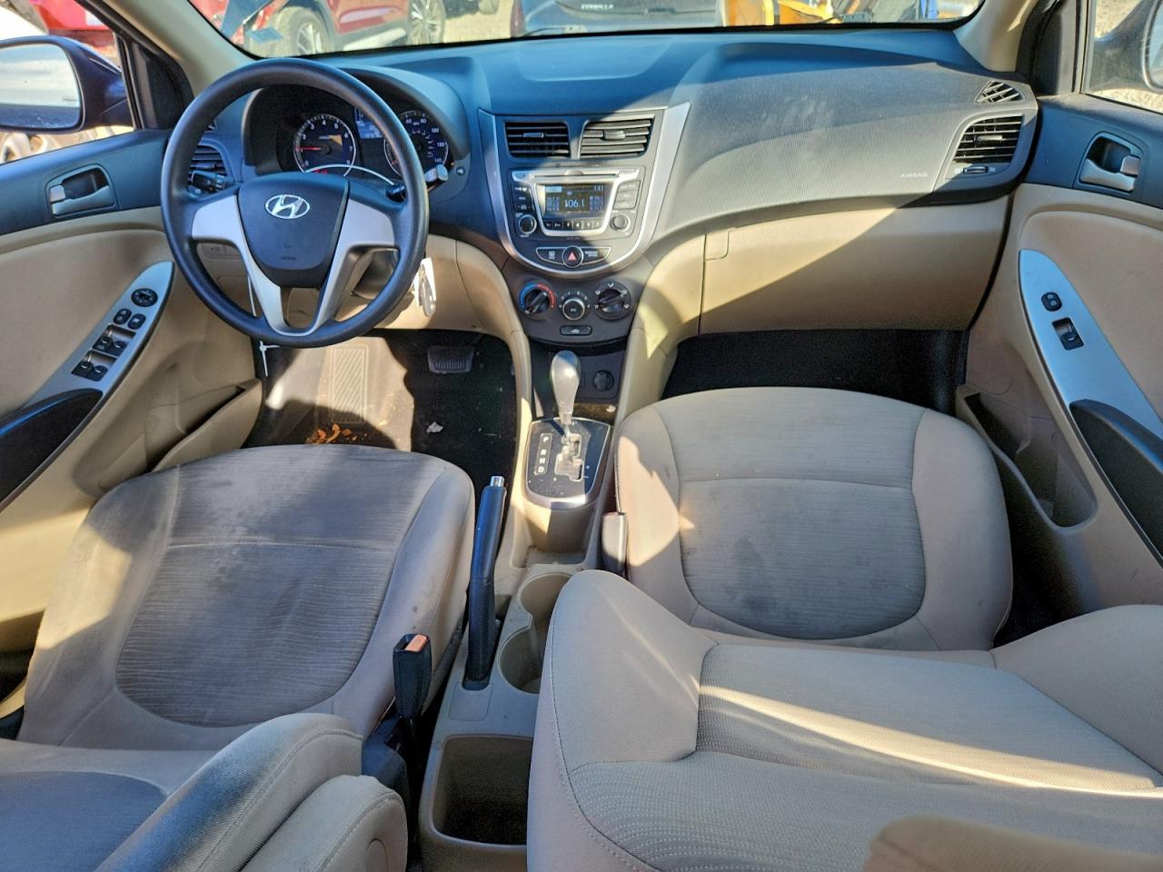 2015 HYUNDAI ACCENT GLS photo 8