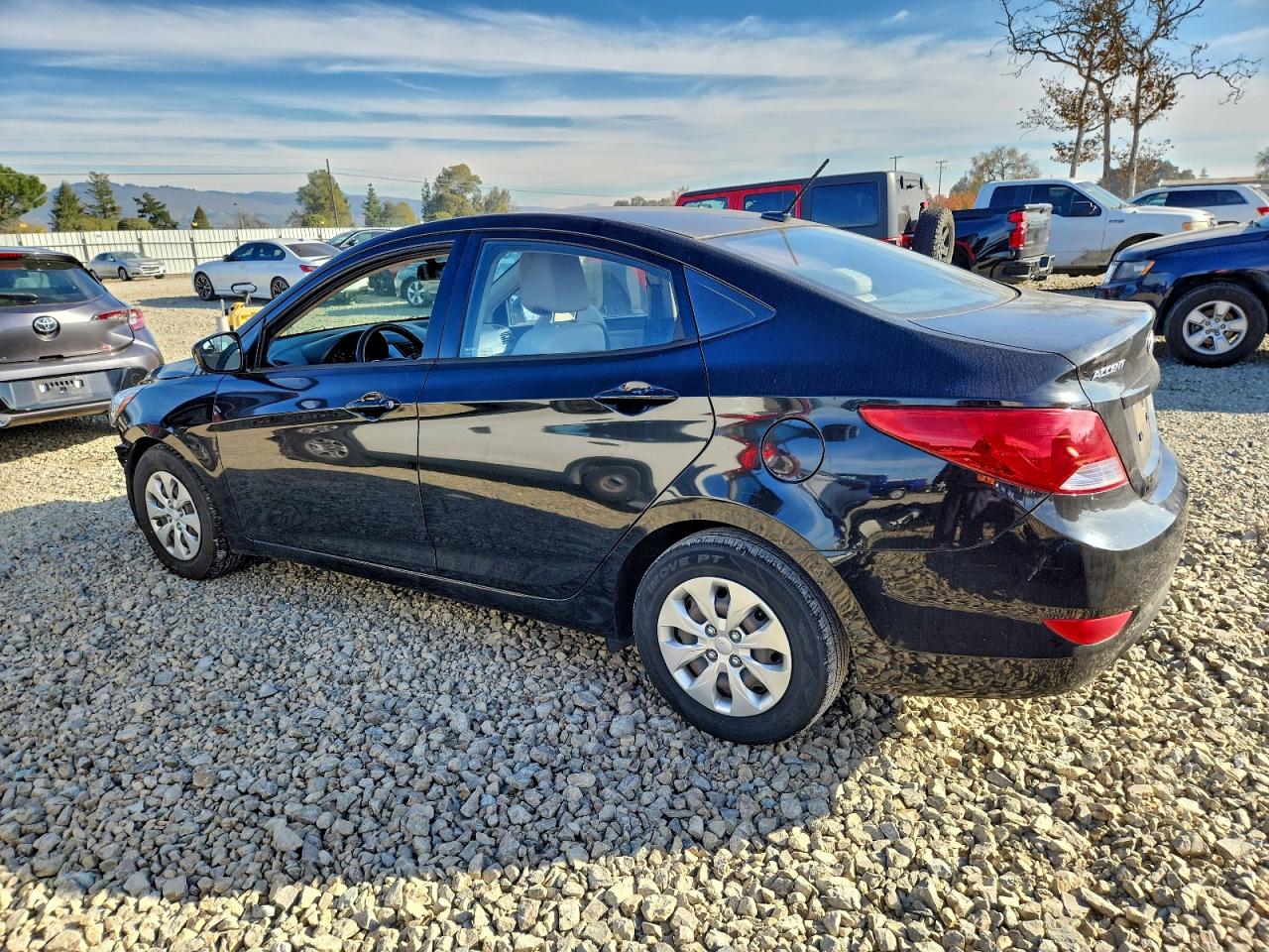 2015 HYUNDAI ACCENT GLS photo 2