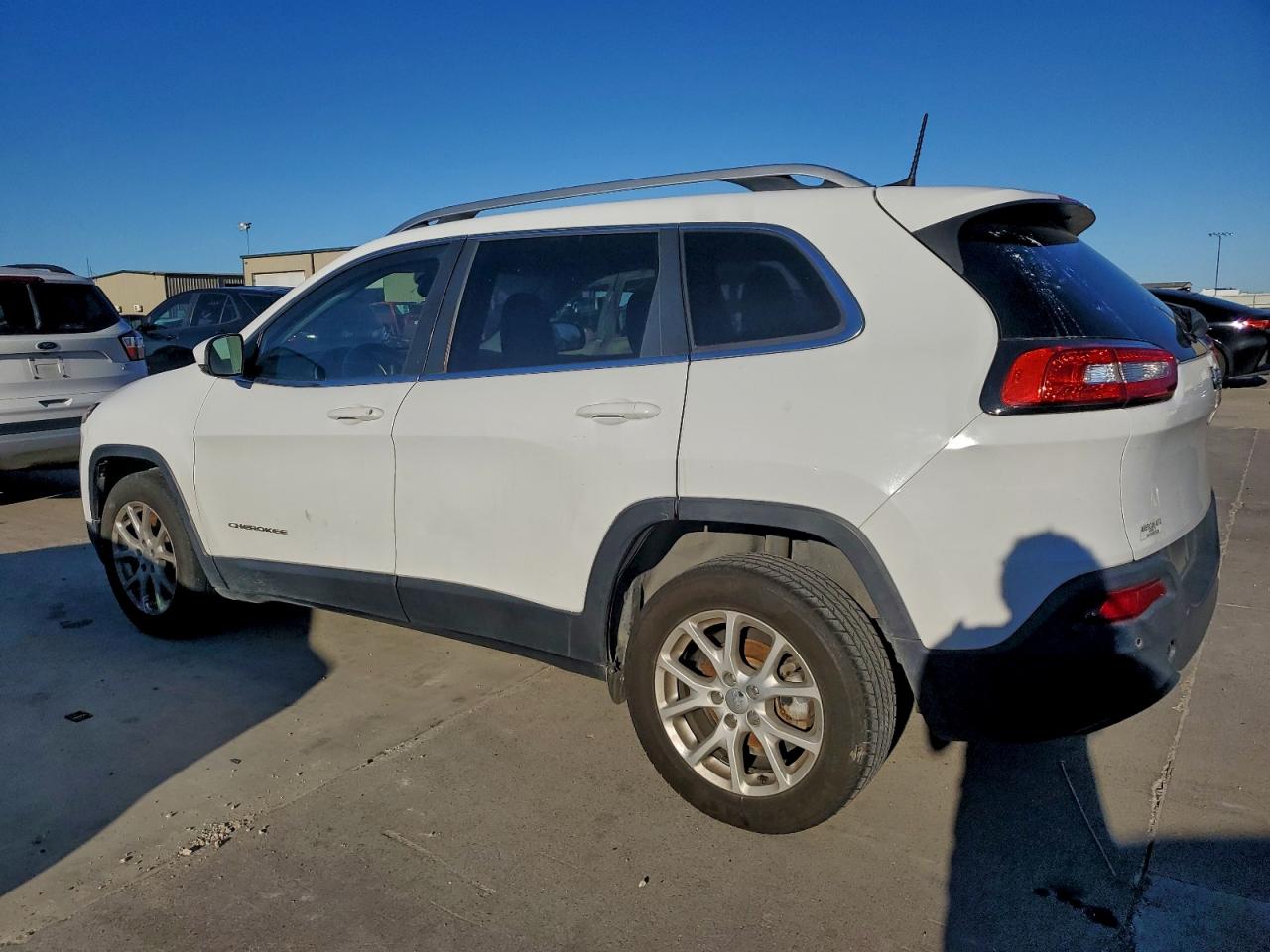 2017 JEEP CHEROKEE LATITUDE photo 2