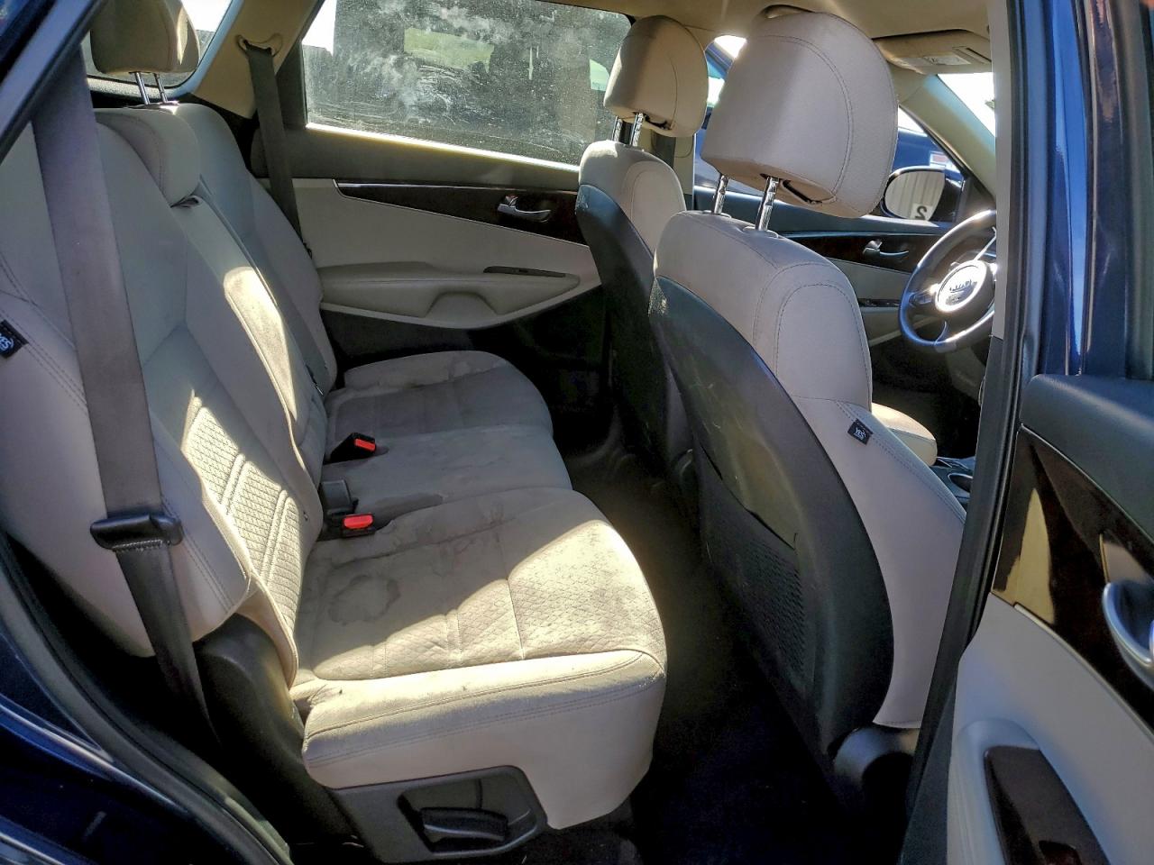2017 KIA SORENTO LX photo 11