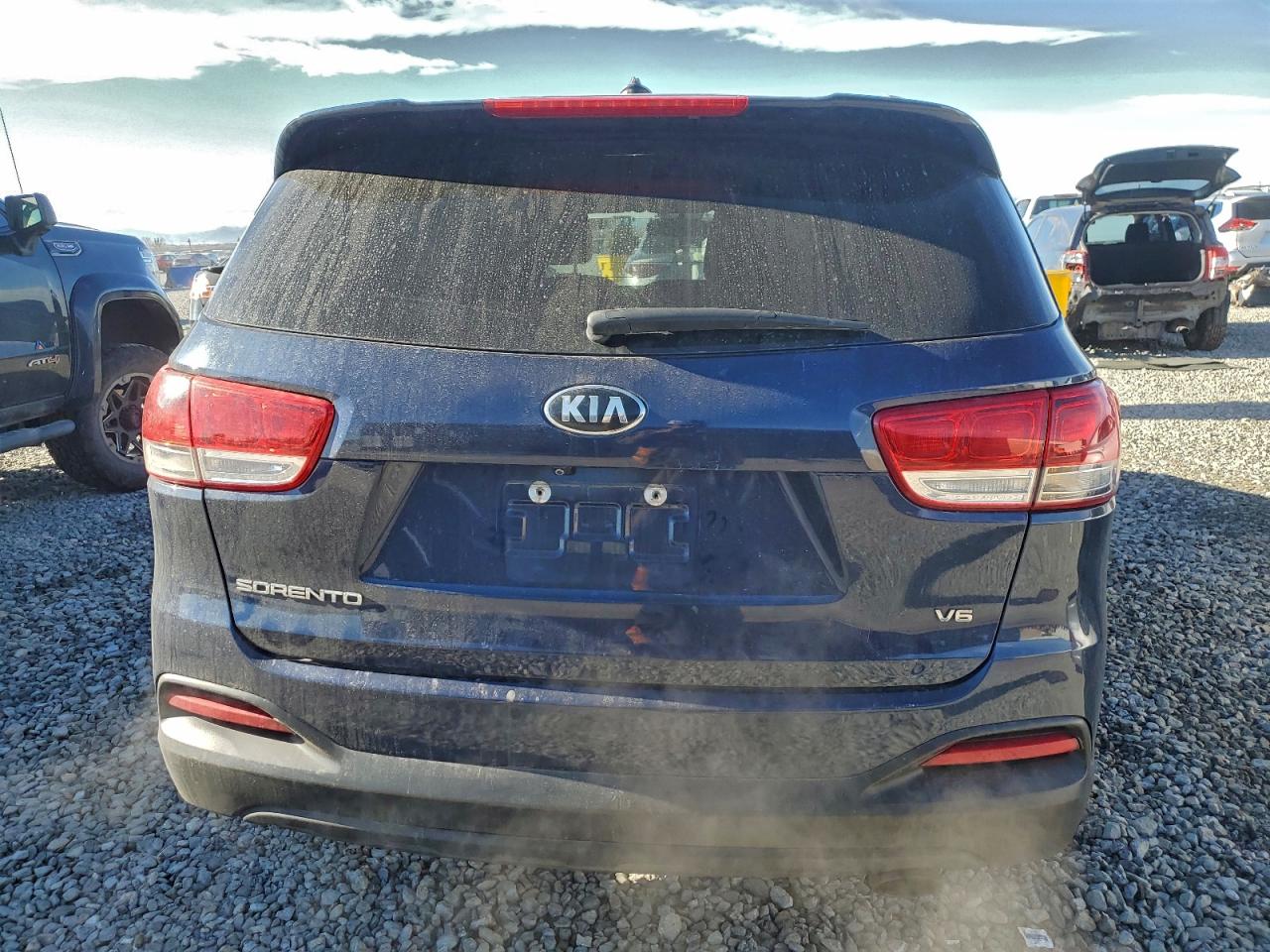 2017 KIA SORENTO LX photo 6