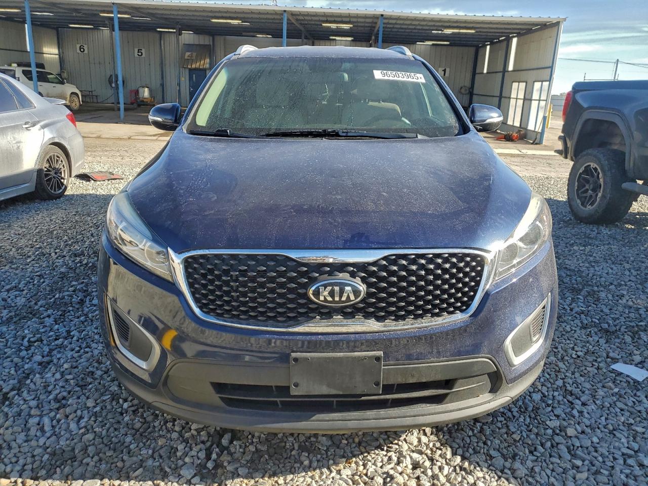 2017 KIA SORENTO LX photo 5