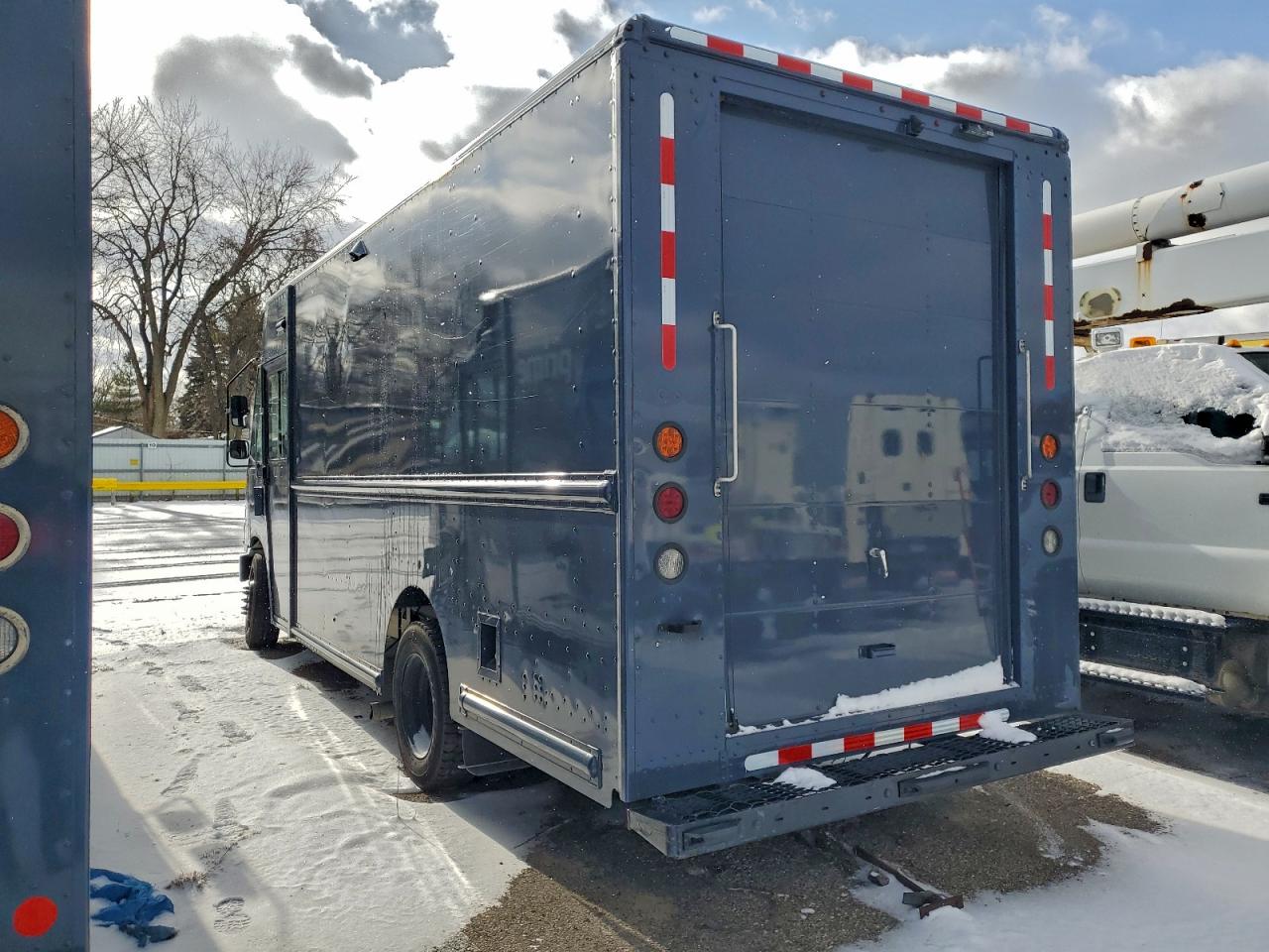 2020 FORD F550 DELIVERY TRUCK photo 2