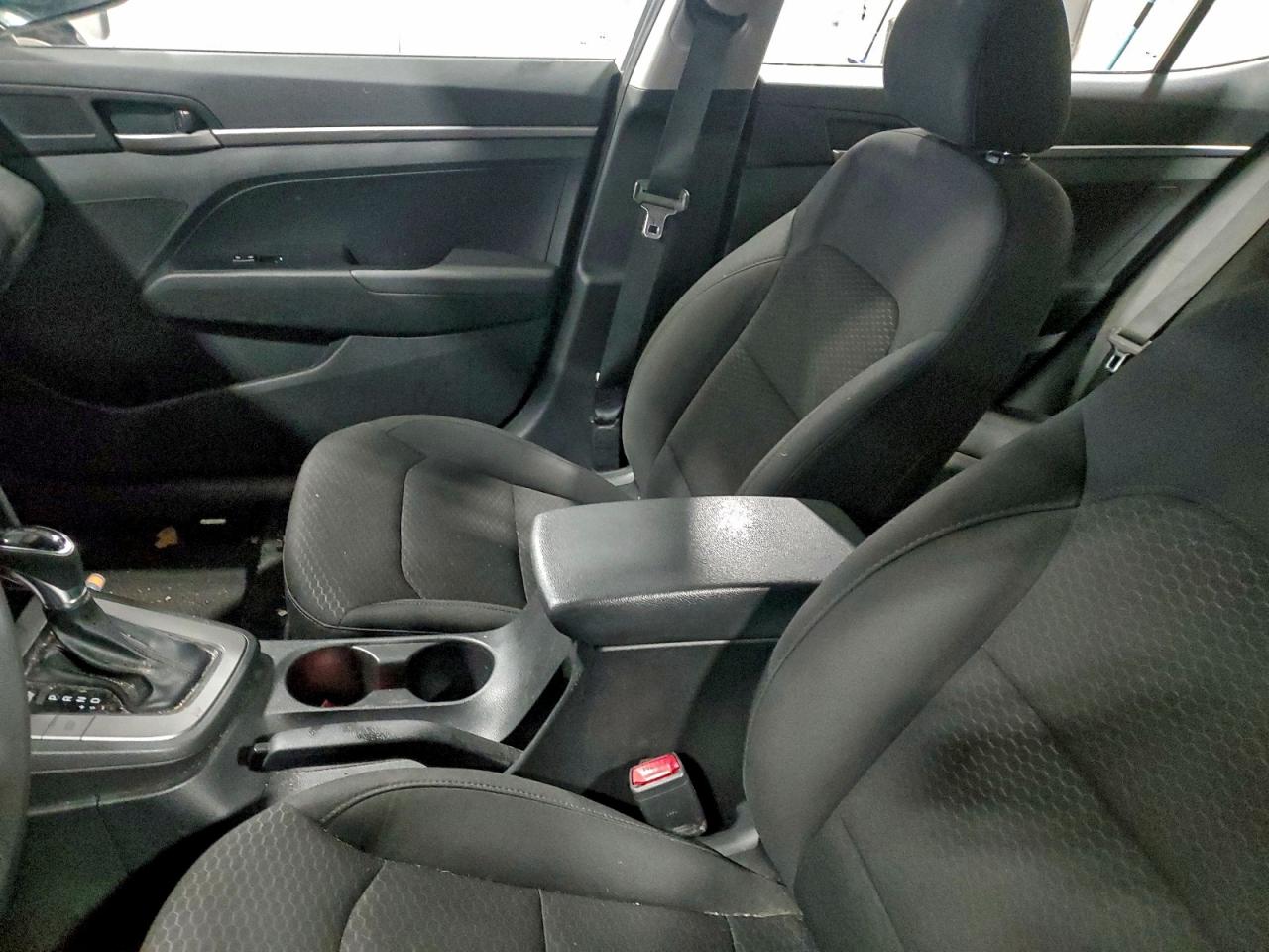 2019 HYUNDAI ELANTRA SE photo 7