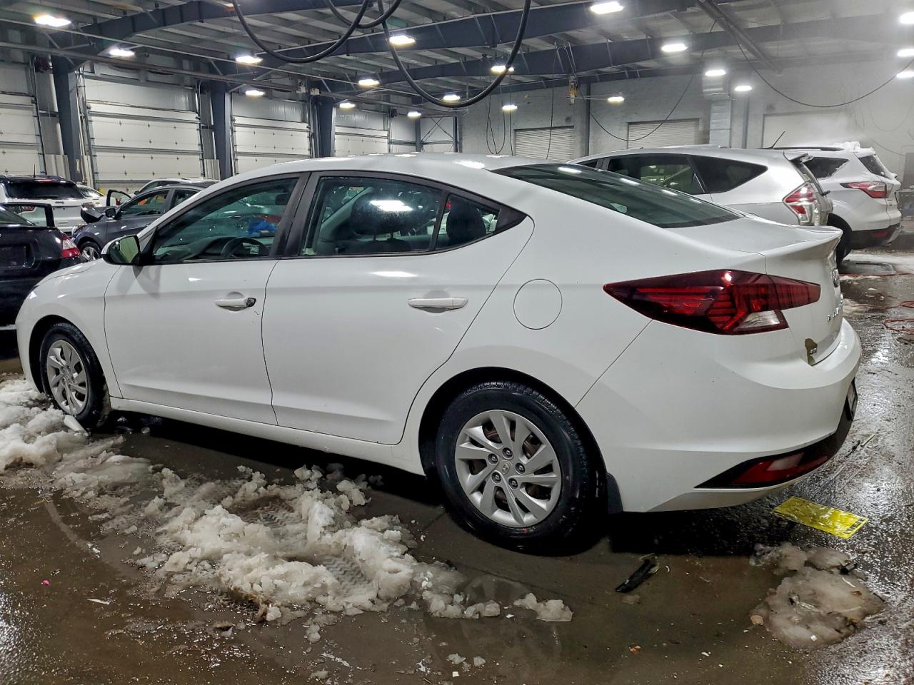 2019 HYUNDAI ELANTRA SE photo 2