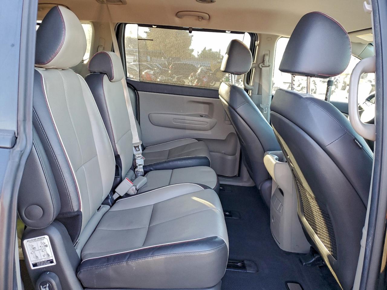 2018 KIA SEDONA LX photo 11