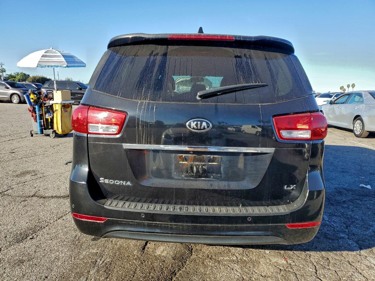 2018 KIA SEDONA LX photo 6