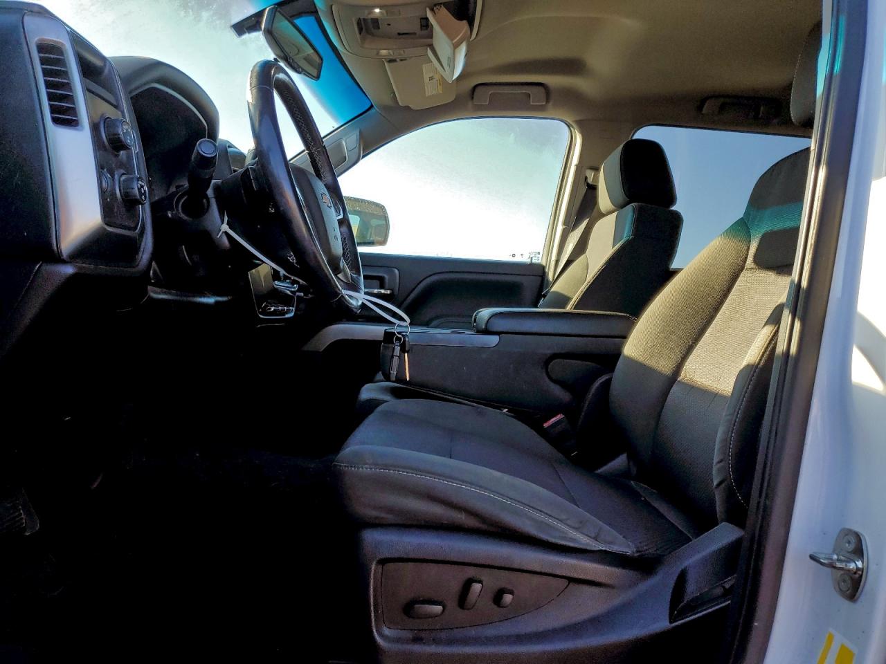 2018 CHEVROLET SILVERADO K1500 LT photo 7