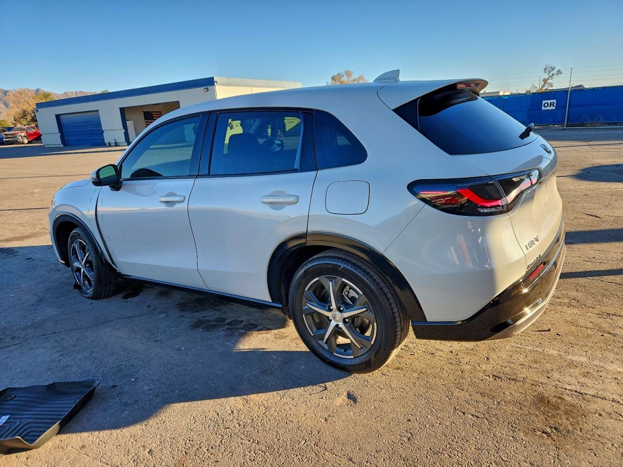 2024 HONDA HR-V EXL photo 2