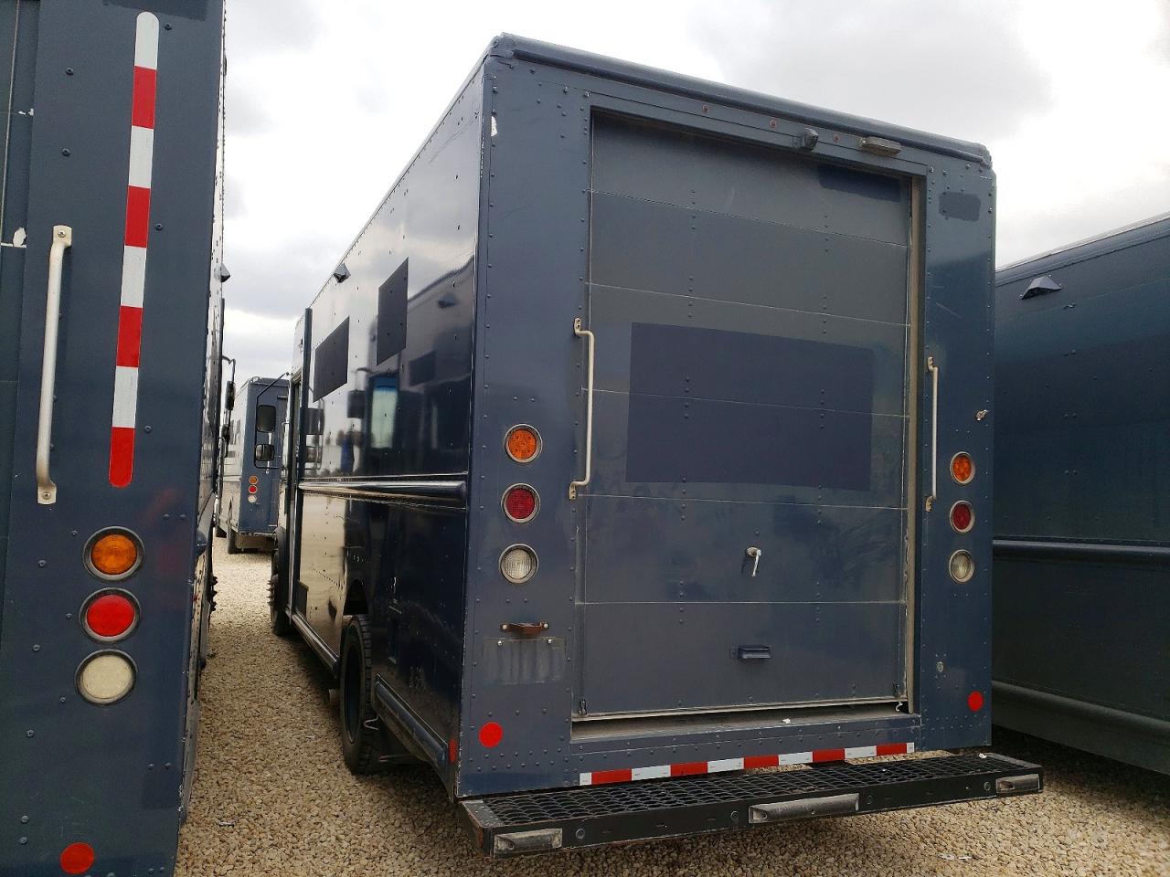 2020 FORD CC DELIVERY TRUCK photo 2