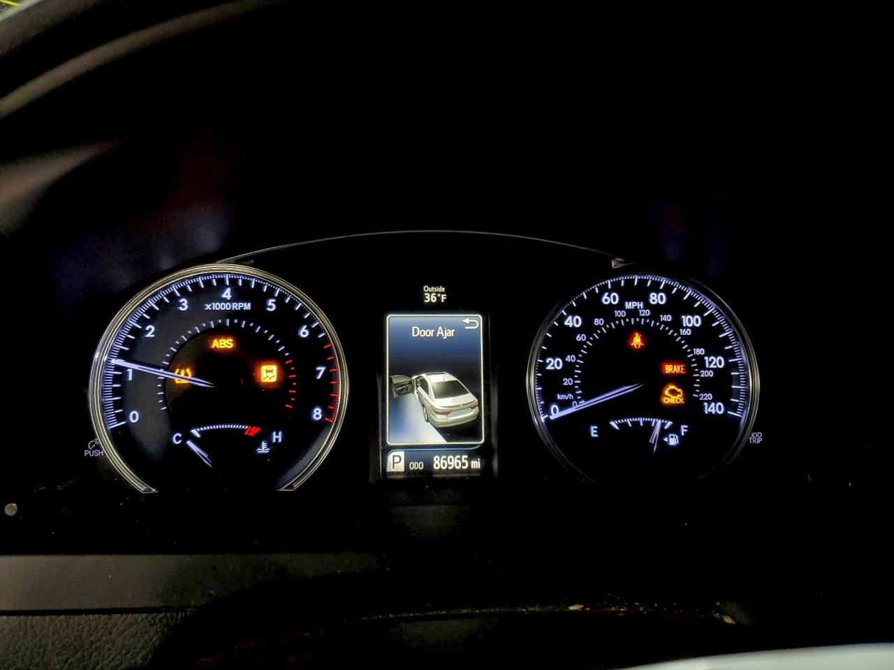 2016 TOYOTA CAMRY LE photo 17