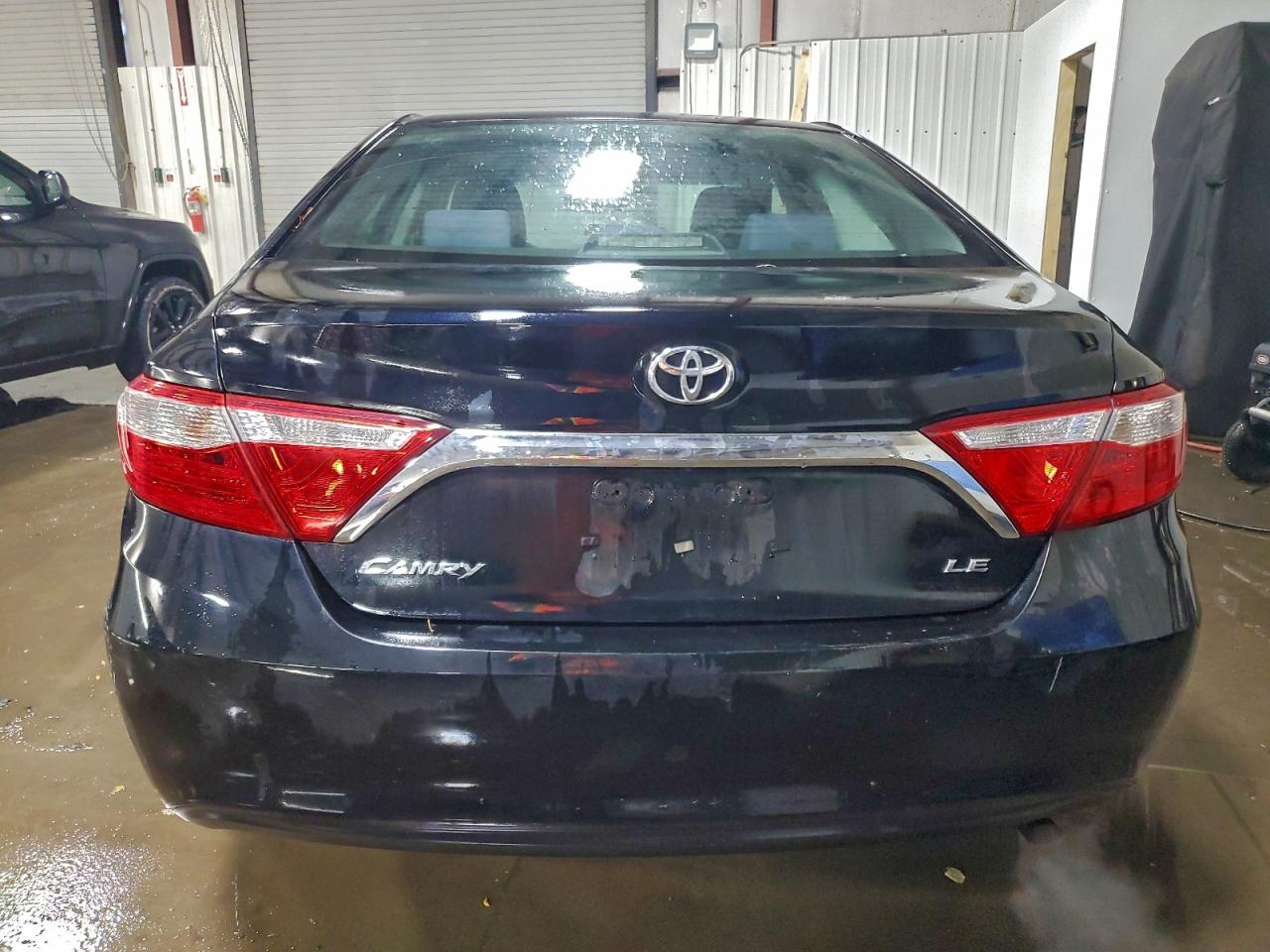 2016 TOYOTA CAMRY LE photo 11