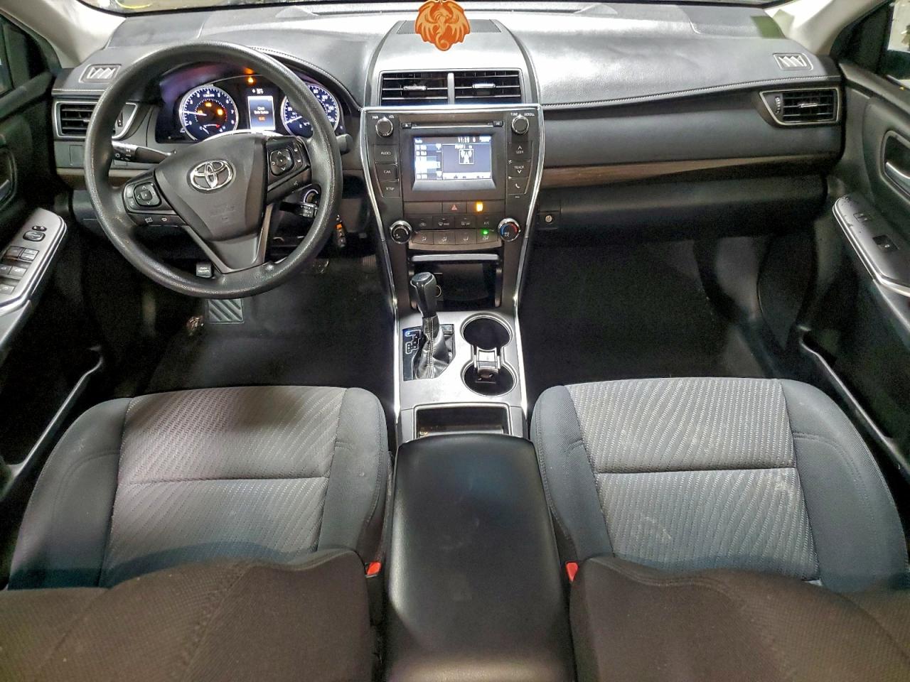 2016 TOYOTA CAMRY LE photo 15