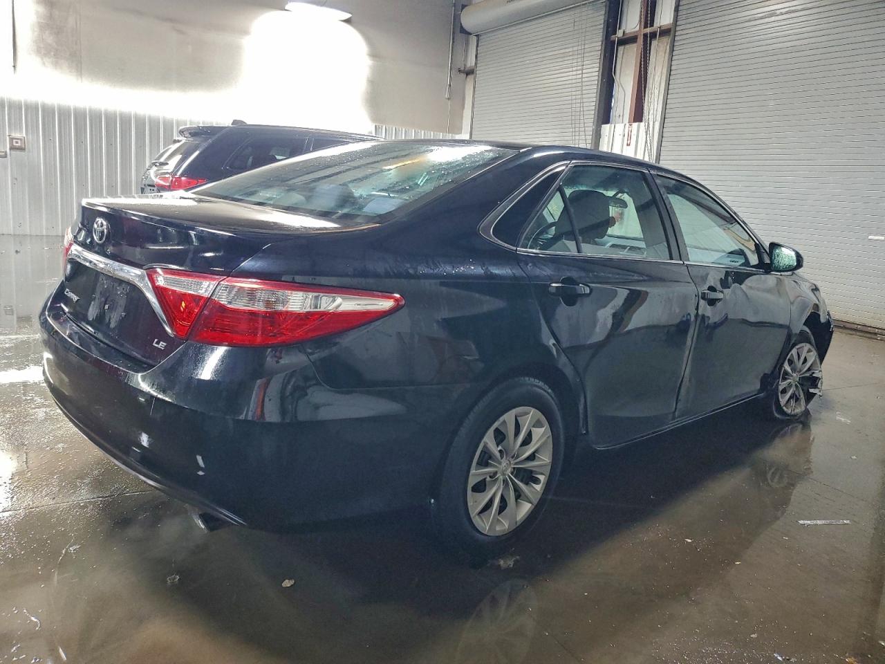 2016 TOYOTA CAMRY LE photo 5
