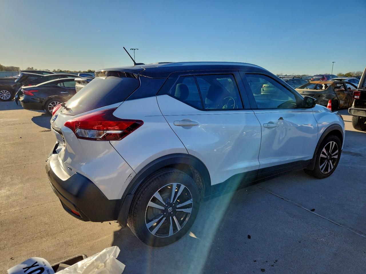 2018 NISSAN KICKS S photo 3