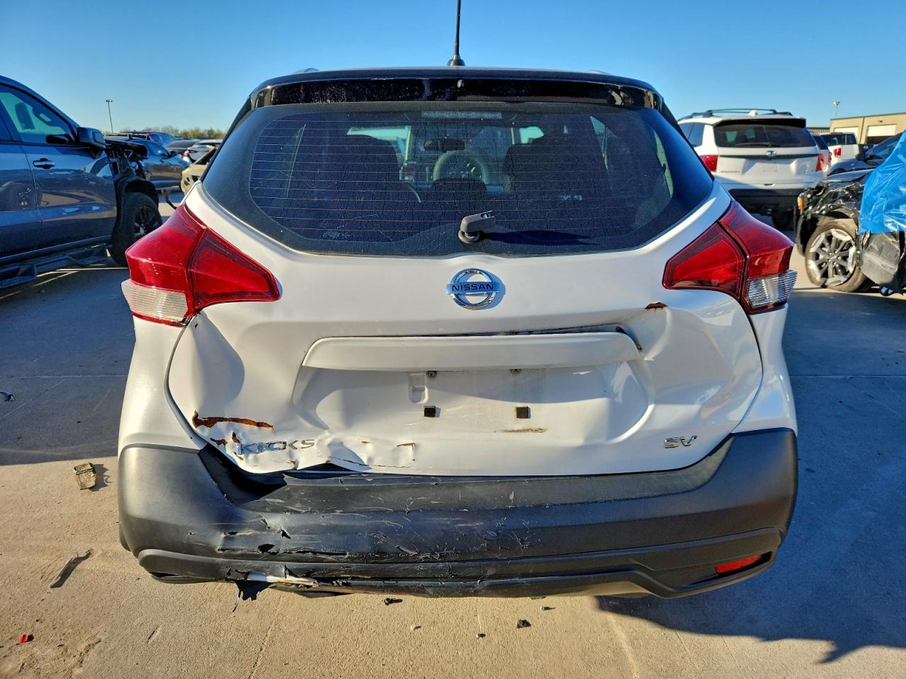 2018 NISSAN KICKS S photo 6