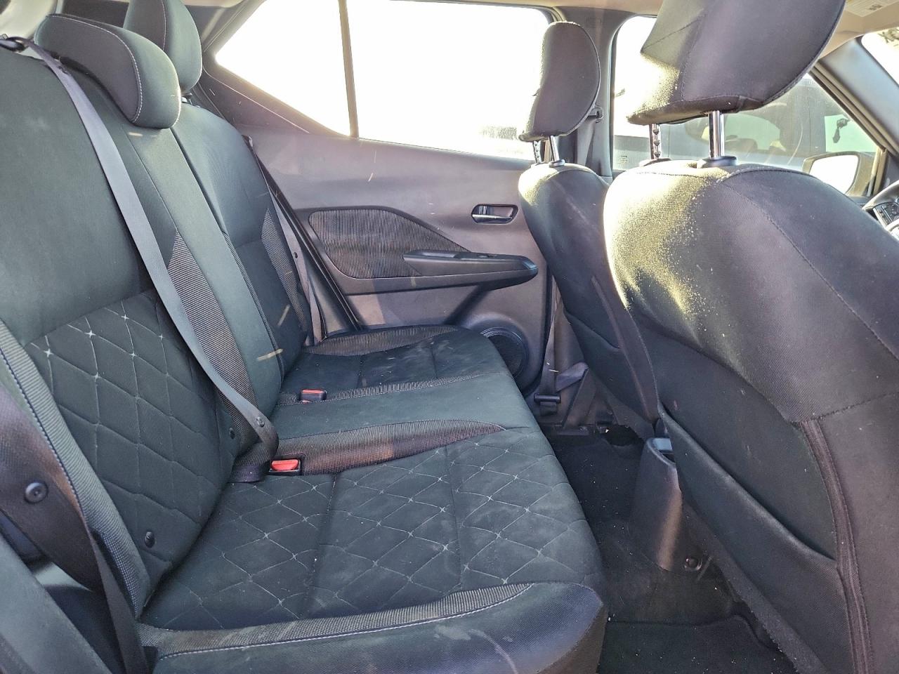 2018 NISSAN KICKS S photo 10