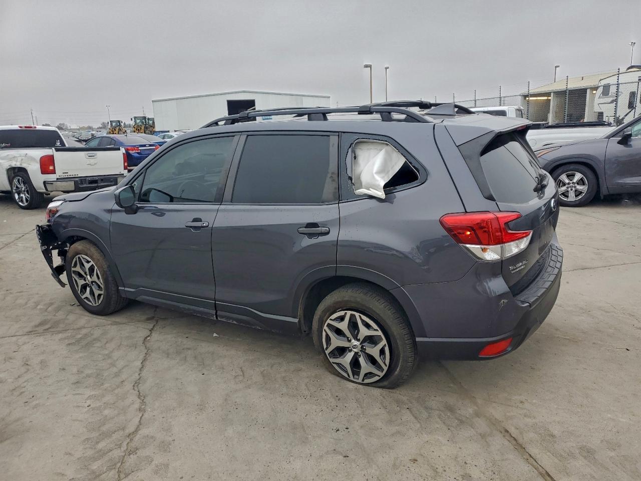 2022 SUBARU FORESTER PREMIUM photo 2