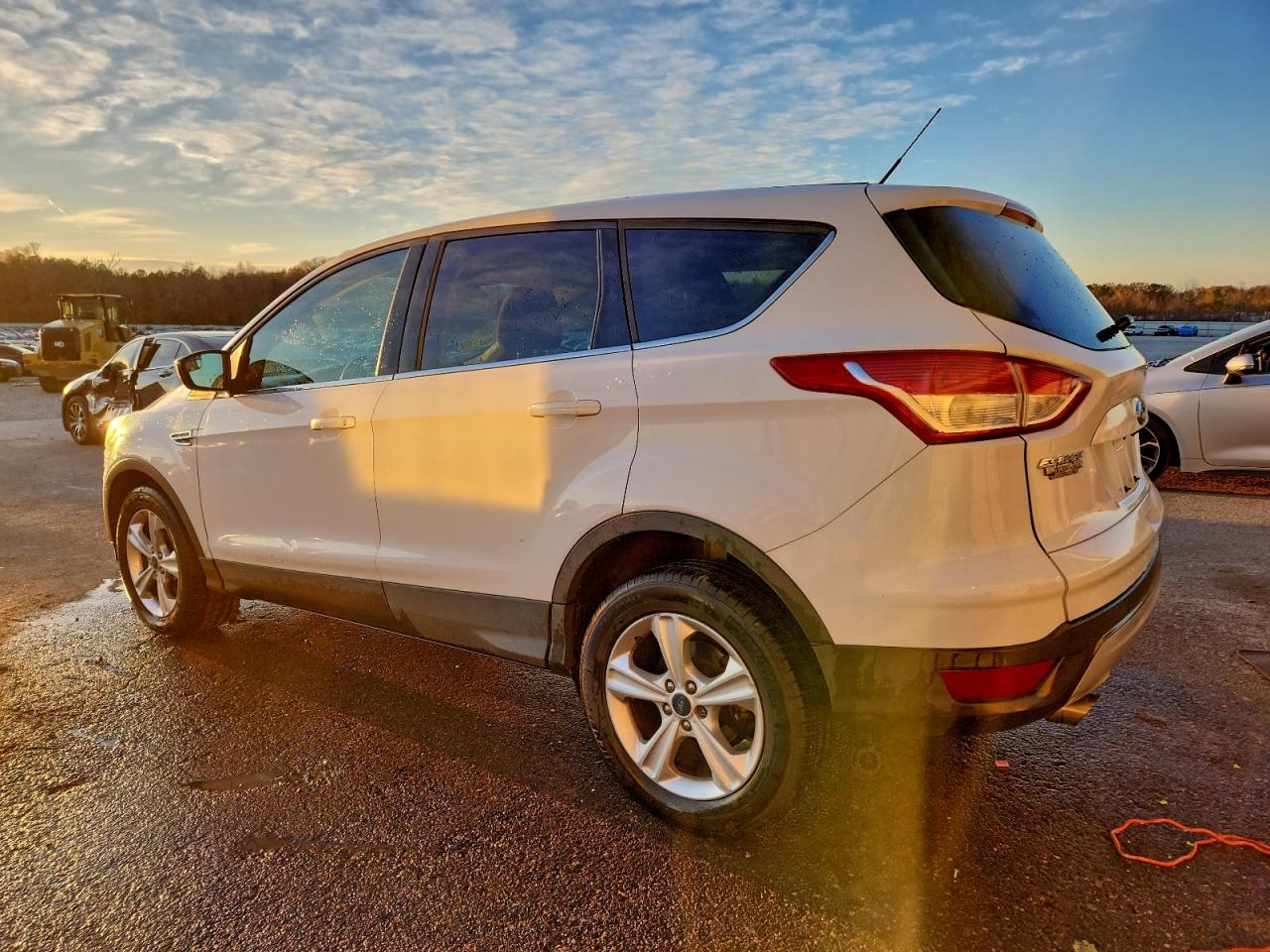 2016 FORD ESCAPE SE photo 2