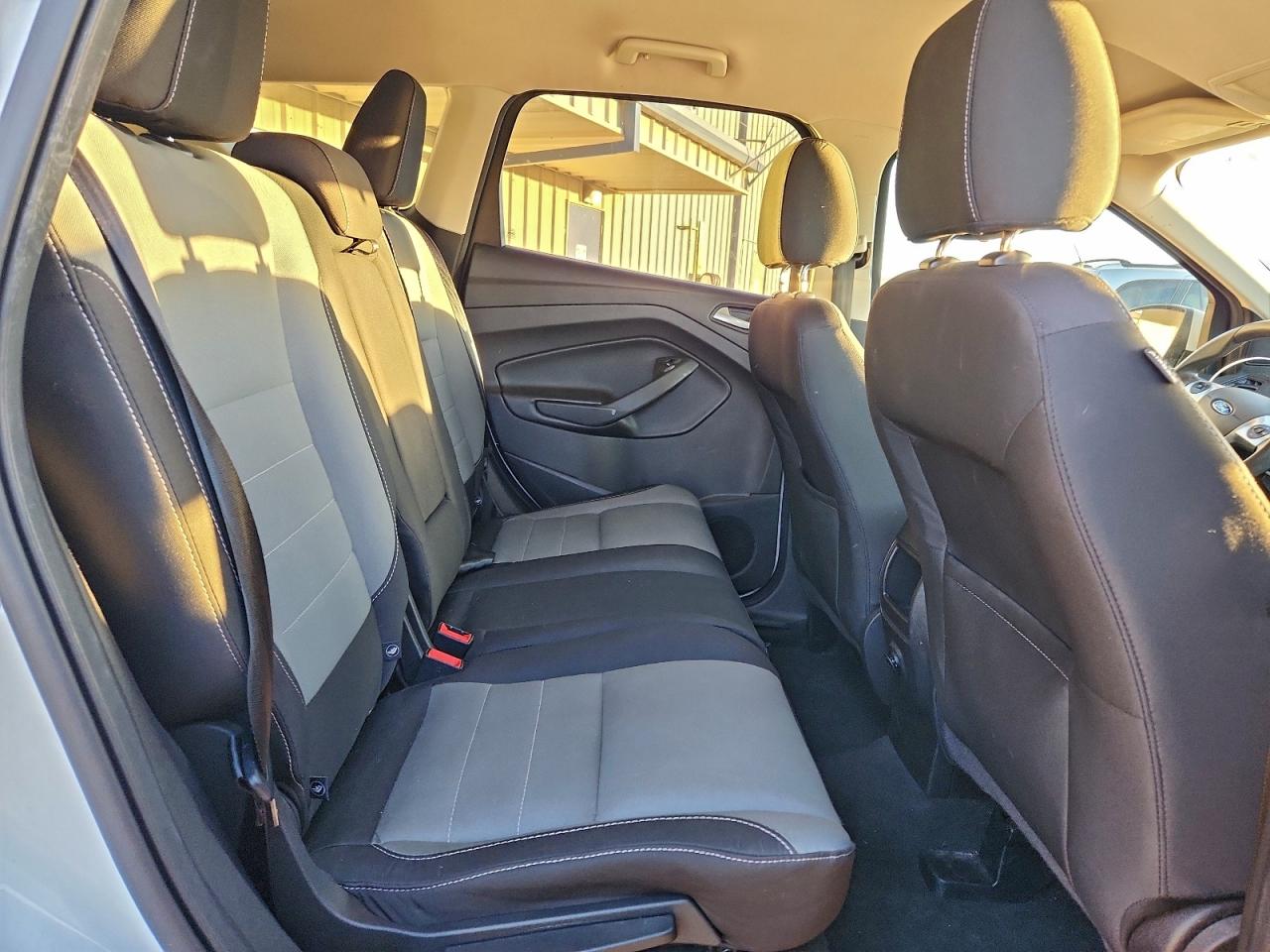 2016 FORD ESCAPE SE photo 11