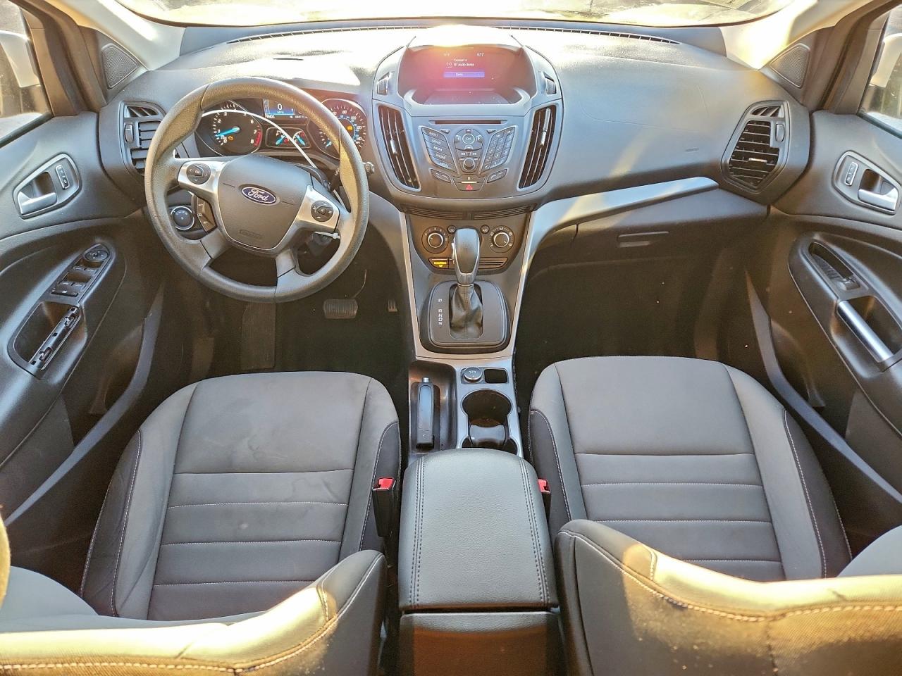 2016 FORD ESCAPE SE photo 8